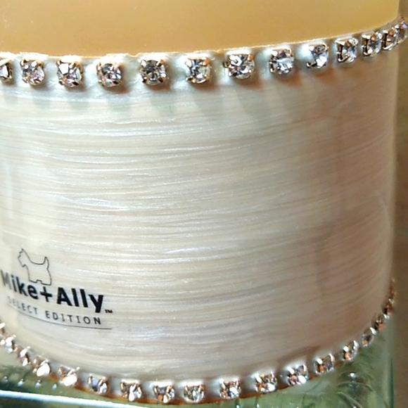 Mike + Ally Select Edition Audrey Moonglow Lotion Pump Dispenser w/ rhinestones - Picture 5 of 6